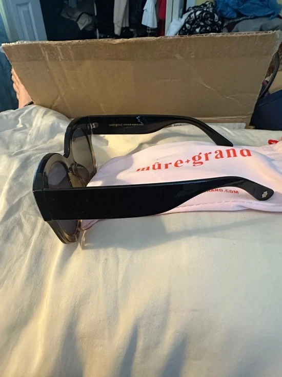 Two-Tone Cat Eye Sunglasses - Black/Tortoiseshell - Picture 3 of 4